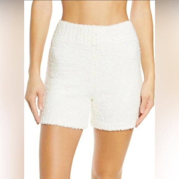 Skims Cozy Knit Teddy Pull On Shorts Size S/M Loungewear Soft Flattering Comfy - Picture 1 of 4
